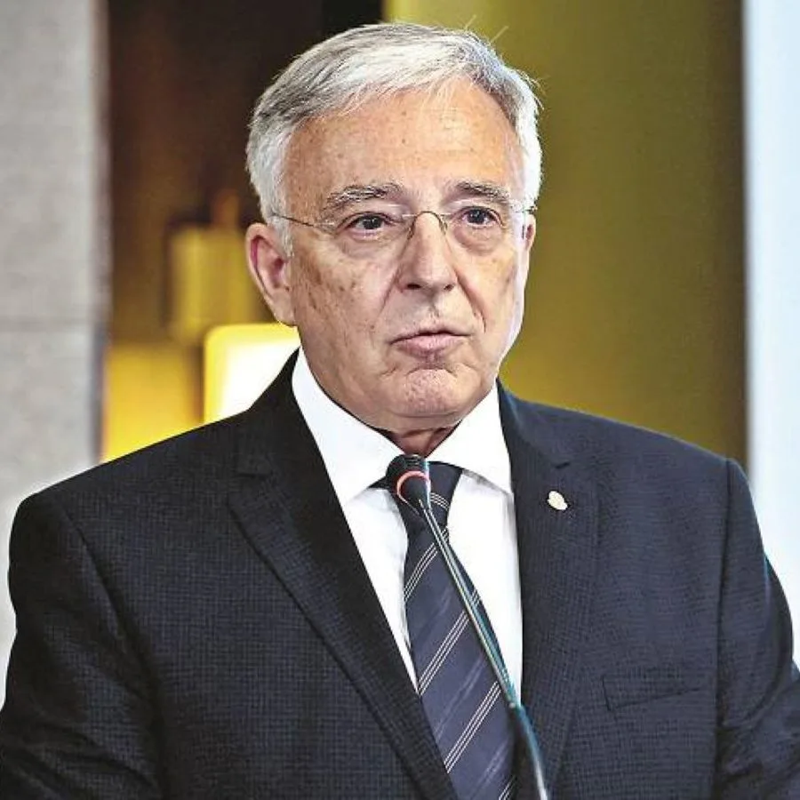 Mugur Isarescu